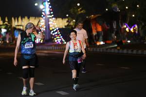 BIB: 42870
                            <button type="button" onclick="openModal(16975659)" class="btn btn-primary btn-sm float-right btn-popup" data-toggle="modal" data-target=".modal-high-quality">
                        <i class="fas fa-shopping-cart"></i> Add to Cart
                    </button>
                                            <button type="button" onclick="isThisMe(16975659, true)" class="btn btn-success btn-sm float-right btn-popup btn-isme hidden" data-toggle="tooltip" data-placement="bottom" title="นี่คือรูปของคุณใช่ไหม คลิกที่นี่เพื่อเอาเข้าอัลบั้ม">
                        <i class="fas fa-plus"></i> Add to album
                    </button>
                    <button type="button" onclick="isThisMe(16975659, false)" class="btn btn-warning btn-sm float-right btn-popup btn-isnotme hidden">
                        <i class="fas fa-ban"></i> Remove from album
                    </button>