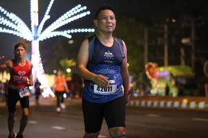 BIB: 407, 42011
                            <button type="button" onclick="openModal(16886398)" class="btn btn-primary btn-sm float-right btn-popup" data-toggle="modal" data-target=".modal-high-quality">
                        <i class="fas fa-shopping-cart"></i> Add to Cart
                    </button>
                                            <button type="button" onclick="isThisMe(16886398, true)" class="btn btn-success btn-sm float-right btn-popup btn-isme hidden" data-toggle="tooltip" data-placement="bottom" title="นี่คือรูปของคุณใช่ไหม คลิกที่นี่เพื่อเอาเข้าอัลบั้ม">
                        <i class="fas fa-plus"></i> Add to album
                    </button>
                    <button type="button" onclick="isThisMe(16886398, false)" class="btn btn-warning btn-sm float-right btn-popup btn-isnotme hidden">
                        <i class="fas fa-ban"></i> Remove from album
                    </button>
