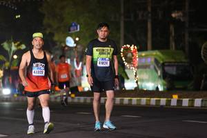 BIB: 41824, 43325
                            <button type="button" onclick="openModal(16896785)" class="btn btn-primary btn-sm float-right btn-popup" data-toggle="modal" data-target=".modal-high-quality">
                        <i class="fas fa-shopping-cart"></i> Add to Cart
                    </button>
                                            <button type="button" onclick="isThisMe(16896785, true)" class="btn btn-success btn-sm float-right btn-popup btn-isme hidden" data-toggle="tooltip" data-placement="bottom" title="นี่คือรูปของคุณใช่ไหม คลิกที่นี่เพื่อเอาเข้าอัลบั้ม">
                        <i class="fas fa-plus"></i> Add to album
                    </button>
                    <button type="button" onclick="isThisMe(16896785, false)" class="btn btn-warning btn-sm float-right btn-popup btn-isnotme hidden">
                        <i class="fas fa-ban"></i> Remove from album
                    </button>