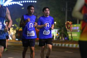 BIB: 40408, 42521
                            <button type="button" onclick="openModal(16909023)" class="btn btn-primary btn-sm float-right btn-popup" data-toggle="modal" data-target=".modal-high-quality">
                        <i class="fas fa-shopping-cart"></i> Add to Cart
                    </button>
                                            <button type="button" onclick="isThisMe(16909023, true)" class="btn btn-success btn-sm float-right btn-popup btn-isme hidden" data-toggle="tooltip" data-placement="bottom" title="นี่คือรูปของคุณใช่ไหม คลิกที่นี่เพื่อเอาเข้าอัลบั้ม">
                        <i class="fas fa-plus"></i> Add to album
                    </button>
                    <button type="button" onclick="isThisMe(16909023, false)" class="btn btn-warning btn-sm float-right btn-popup btn-isnotme hidden">
                        <i class="fas fa-ban"></i> Remove from album
                    </button>