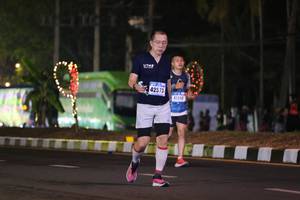BIB: 42573, 41358
                            <button type="button" onclick="openModal(16906114)" class="btn btn-primary btn-sm float-right btn-popup" data-toggle="modal" data-target=".modal-high-quality">
                        <i class="fas fa-shopping-cart"></i> Add to Cart
                    </button>
                                            <button type="button" onclick="isThisMe(16906114, true)" class="btn btn-success btn-sm float-right btn-popup btn-isme hidden" data-toggle="tooltip" data-placement="bottom" title="นี่คือรูปของคุณใช่ไหม คลิกที่นี่เพื่อเอาเข้าอัลบั้ม">
                        <i class="fas fa-plus"></i> Add to album
                    </button>
                    <button type="button" onclick="isThisMe(16906114, false)" class="btn btn-warning btn-sm float-right btn-popup btn-isnotme hidden">
                        <i class="fas fa-ban"></i> Remove from album
                    </button>
