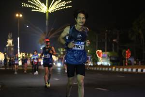 BIB: 1870
                            <button type="button" onclick="openModal(16916940)" class="btn btn-primary btn-sm float-right btn-popup" data-toggle="modal" data-target=".modal-high-quality">
                        <i class="fas fa-shopping-cart"></i> Add to Cart
                    </button>
                                            <button type="button" onclick="isThisMe(16916940, true)" class="btn btn-success btn-sm float-right btn-popup btn-isme hidden" data-toggle="tooltip" data-placement="bottom" title="นี่คือรูปของคุณใช่ไหม คลิกที่นี่เพื่อเอาเข้าอัลบั้ม">
                        <i class="fas fa-plus"></i> Add to album
                    </button>
                    <button type="button" onclick="isThisMe(16916940, false)" class="btn btn-warning btn-sm float-right btn-popup btn-isnotme hidden">
                        <i class="fas fa-ban"></i> Remove from album
                    </button>