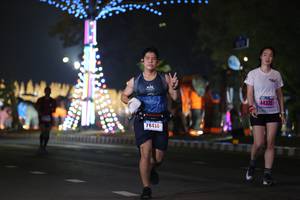 BIB: 44332
                            <button type="button" onclick="openModal(16909224)" class="btn btn-primary btn-sm float-right btn-popup" data-toggle="modal" data-target=".modal-high-quality">
                        <i class="fas fa-shopping-cart"></i> Add to Cart
                    </button>
                                            <button type="button" onclick="isThisMe(16909224, true)" class="btn btn-success btn-sm float-right btn-popup btn-isme hidden" data-toggle="tooltip" data-placement="bottom" title="นี่คือรูปของคุณใช่ไหม คลิกที่นี่เพื่อเอาเข้าอัลบั้ม">
                        <i class="fas fa-plus"></i> Add to album
                    </button>
                    <button type="button" onclick="isThisMe(16909224, false)" class="btn btn-warning btn-sm float-right btn-popup btn-isnotme hidden">
                        <i class="fas fa-ban"></i> Remove from album
                    </button>