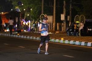 BIB: 3221
                            <button type="button" onclick="openModal(16972630)" class="btn btn-primary btn-sm float-right btn-popup" data-toggle="modal" data-target=".modal-high-quality">
                        <i class="fas fa-shopping-cart"></i> Add to Cart
                    </button>
                                            <button type="button" onclick="isThisMe(16972630, true)" class="btn btn-success btn-sm float-right btn-popup btn-isme hidden" data-toggle="tooltip" data-placement="bottom" title="นี่คือรูปของคุณใช่ไหม คลิกที่นี่เพื่อเอาเข้าอัลบั้ม">
                        <i class="fas fa-plus"></i> Add to album
                    </button>
                    <button type="button" onclick="isThisMe(16972630, false)" class="btn btn-warning btn-sm float-right btn-popup btn-isnotme hidden">
                        <i class="fas fa-ban"></i> Remove from album
                    </button>