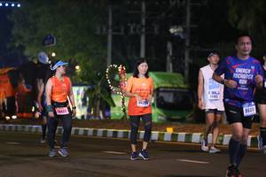 BIB: 31403, 280, 26471, 864
                            <button type="button" onclick="openModal(16883799)" class="btn btn-primary btn-sm float-right btn-popup" data-toggle="modal" data-target=".modal-high-quality">
                        <i class="fas fa-shopping-cart"></i> Add to Cart
                    </button>
                                            <button type="button" onclick="isThisMe(16883799, true)" class="btn btn-success btn-sm float-right btn-popup btn-isme hidden" data-toggle="tooltip" data-placement="bottom" title="นี่คือรูปของคุณใช่ไหม คลิกที่นี่เพื่อเอาเข้าอัลบั้ม">
                        <i class="fas fa-plus"></i> Add to album
                    </button>
                    <button type="button" onclick="isThisMe(16883799, false)" class="btn btn-warning btn-sm float-right btn-popup btn-isnotme hidden">
                        <i class="fas fa-ban"></i> Remove from album
                    </button>