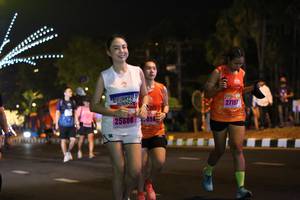 BIB: 27197, 25608, 094
                            <button type="button" onclick="openModal(16874988)" class="btn btn-primary btn-sm float-right btn-popup" data-toggle="modal" data-target=".modal-high-quality">
                        <i class="fas fa-shopping-cart"></i> Add to Cart
                    </button>
                                            <button type="button" onclick="isThisMe(16874988, true)" class="btn btn-success btn-sm float-right btn-popup btn-isme hidden" data-toggle="tooltip" data-placement="bottom" title="นี่คือรูปของคุณใช่ไหม คลิกที่นี่เพื่อเอาเข้าอัลบั้ม">
                        <i class="fas fa-plus"></i> Add to album
                    </button>
                    <button type="button" onclick="isThisMe(16874988, false)" class="btn btn-warning btn-sm float-right btn-popup btn-isnotme hidden">
                        <i class="fas fa-ban"></i> Remove from album
                    </button>