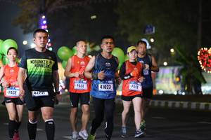BIB: 41023, 42711
                            <button type="button" onclick="openModal(16916796)" class="btn btn-primary btn-sm float-right btn-popup" data-toggle="modal" data-target=".modal-high-quality">
                        <i class="fas fa-shopping-cart"></i> Add to Cart
                    </button>
                                            <button type="button" onclick="isThisMe(16916796, true)" class="btn btn-success btn-sm float-right btn-popup btn-isme hidden" data-toggle="tooltip" data-placement="bottom" title="นี่คือรูปของคุณใช่ไหม คลิกที่นี่เพื่อเอาเข้าอัลบั้ม">
                        <i class="fas fa-plus"></i> Add to album
                    </button>
                    <button type="button" onclick="isThisMe(16916796, false)" class="btn btn-warning btn-sm float-right btn-popup btn-isnotme hidden">
                        <i class="fas fa-ban"></i> Remove from album
                    </button>