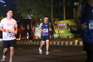BIB: 0849, 42740
                            <button type="button" onclick="openModal(16885821)" class="btn btn-primary btn-sm float-right btn-popup" data-toggle="modal" data-target=".modal-high-quality">
                        <i class="fas fa-shopping-cart"></i> Add to Cart
                    </button>
                                            <button type="button" onclick="isThisMe(16885821, true)" class="btn btn-success btn-sm float-right btn-popup btn-isme hidden" data-toggle="tooltip" data-placement="bottom" title="นี่คือรูปของคุณใช่ไหม คลิกที่นี่เพื่อเอาเข้าอัลบั้ม">
                        <i class="fas fa-plus"></i> Add to album
                    </button>
                    <button type="button" onclick="isThisMe(16885821, false)" class="btn btn-warning btn-sm float-right btn-popup btn-isnotme hidden">
                        <i class="fas fa-ban"></i> Remove from album
                    </button>