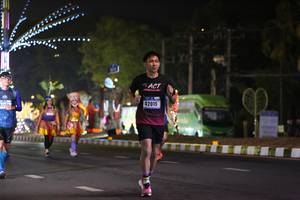 BIB: 42015
                            <button type="button" onclick="openModal(16898321)" class="btn btn-primary btn-sm float-right btn-popup" data-toggle="modal" data-target=".modal-high-quality">
                        <i class="fas fa-shopping-cart"></i> Add to Cart
                    </button>
                                            <button type="button" onclick="isThisMe(16898321, true)" class="btn btn-success btn-sm float-right btn-popup btn-isme hidden" data-toggle="tooltip" data-placement="bottom" title="นี่คือรูปของคุณใช่ไหม คลิกที่นี่เพื่อเอาเข้าอัลบั้ม">
                        <i class="fas fa-plus"></i> Add to album
                    </button>
                    <button type="button" onclick="isThisMe(16898321, false)" class="btn btn-warning btn-sm float-right btn-popup btn-isnotme hidden">
                        <i class="fas fa-ban"></i> Remove from album
                    </button>