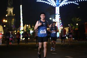 BIB: 41918
                            <button type="button" onclick="openModal(16901919)" class="btn btn-primary btn-sm float-right btn-popup" data-toggle="modal" data-target=".modal-high-quality">
                        <i class="fas fa-shopping-cart"></i> Add to Cart
                    </button>
                                            <button type="button" onclick="isThisMe(16901919, true)" class="btn btn-success btn-sm float-right btn-popup btn-isme hidden" data-toggle="tooltip" data-placement="bottom" title="นี่คือรูปของคุณใช่ไหม คลิกที่นี่เพื่อเอาเข้าอัลบั้ม">
                        <i class="fas fa-plus"></i> Add to album
                    </button>
                    <button type="button" onclick="isThisMe(16901919, false)" class="btn btn-warning btn-sm float-right btn-popup btn-isnotme hidden">
                        <i class="fas fa-ban"></i> Remove from album
                    </button>