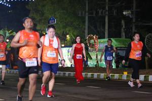 BIB: 23688, 66205, 265, 41406, 23391
                            <button type="button" onclick="openModal(16870555)" class="btn btn-primary btn-sm float-right btn-popup" data-toggle="modal" data-target=".modal-high-quality">
                        <i class="fas fa-shopping-cart"></i> Add to Cart
                    </button>
                                            <button type="button" onclick="isThisMe(16870555, true)" class="btn btn-success btn-sm float-right btn-popup btn-isme hidden" data-toggle="tooltip" data-placement="bottom" title="นี่คือรูปของคุณใช่ไหม คลิกที่นี่เพื่อเอาเข้าอัลบั้ม">
                        <i class="fas fa-plus"></i> Add to album
                    </button>
                    <button type="button" onclick="isThisMe(16870555, false)" class="btn btn-warning btn-sm float-right btn-popup btn-isnotme hidden">
                        <i class="fas fa-ban"></i> Remove from album
                    </button>