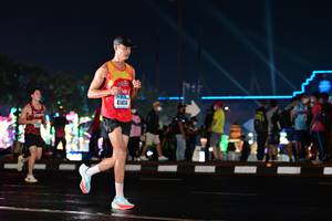 BIB: 41414
                            <button type="button" onclick="openModal(17680121)" class="btn btn-primary btn-sm float-right btn-popup" data-toggle="modal" data-target=".modal-high-quality">
                        <i class="fas fa-shopping-cart"></i> Add to Cart
                    </button>
                                            <button type="button" onclick="isThisMe(17680121, true)" class="btn btn-success btn-sm float-right btn-popup btn-isme hidden" data-toggle="tooltip" data-placement="bottom" title="นี่คือรูปของคุณใช่ไหม คลิกที่นี่เพื่อเอาเข้าอัลบั้ม">
                        <i class="fas fa-plus"></i> Add to album
                    </button>
                    <button type="button" onclick="isThisMe(17680121, false)" class="btn btn-warning btn-sm float-right btn-popup btn-isnotme hidden">
                        <i class="fas fa-ban"></i> Remove from album
                    </button>