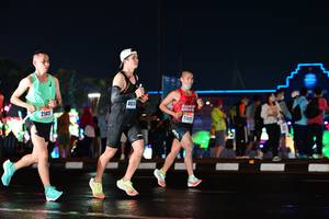 BIB: 4038, 21415, 2342
                            <button type="button" onclick="openModal(17679902)" class="btn btn-primary btn-sm float-right btn-popup" data-toggle="modal" data-target=".modal-high-quality">
                        <i class="fas fa-shopping-cart"></i> Add to Cart
                    </button>
                                            <button type="button" onclick="isThisMe(17679902, true)" class="btn btn-success btn-sm float-right btn-popup btn-isme hidden" data-toggle="tooltip" data-placement="bottom" title="นี่คือรูปของคุณใช่ไหม คลิกที่นี่เพื่อเอาเข้าอัลบั้ม">
                        <i class="fas fa-plus"></i> Add to album
                    </button>
                    <button type="button" onclick="isThisMe(17679902, false)" class="btn btn-warning btn-sm float-right btn-popup btn-isnotme hidden">
                        <i class="fas fa-ban"></i> Remove from album
                    </button>