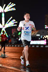 BIB: 40424
                            <button type="button" onclick="openModal(17681970)" class="btn btn-primary btn-sm float-right btn-popup" data-toggle="modal" data-target=".modal-high-quality">
                        <i class="fas fa-shopping-cart"></i> Add to Cart
                    </button>
                                            <button type="button" onclick="isThisMe(17681970, true)" class="btn btn-success btn-sm float-right btn-popup btn-isme hidden" data-toggle="tooltip" data-placement="bottom" title="นี่คือรูปของคุณใช่ไหม คลิกที่นี่เพื่อเอาเข้าอัลบั้ม">
                        <i class="fas fa-plus"></i> Add to album
                    </button>
                    <button type="button" onclick="isThisMe(17681970, false)" class="btn btn-warning btn-sm float-right btn-popup btn-isnotme hidden">
                        <i class="fas fa-ban"></i> Remove from album
                    </button>