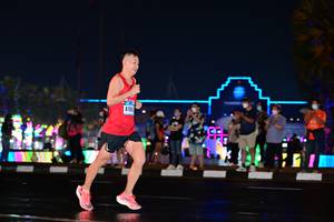 BIB: 4100
                            <button type="button" onclick="openModal(17677960)" class="btn btn-primary btn-sm float-right btn-popup" data-toggle="modal" data-target=".modal-high-quality">
                        <i class="fas fa-shopping-cart"></i> Add to Cart
                    </button>
                                            <button type="button" onclick="isThisMe(17677960, true)" class="btn btn-success btn-sm float-right btn-popup btn-isme hidden" data-toggle="tooltip" data-placement="bottom" title="นี่คือรูปของคุณใช่ไหม คลิกที่นี่เพื่อเอาเข้าอัลบั้ม">
                        <i class="fas fa-plus"></i> Add to album
                    </button>
                    <button type="button" onclick="isThisMe(17677960, false)" class="btn btn-warning btn-sm float-right btn-popup btn-isnotme hidden">
                        <i class="fas fa-ban"></i> Remove from album
                    </button>