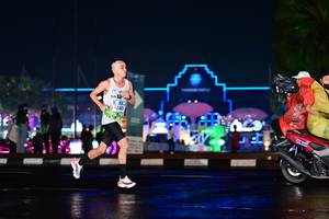 BIB: 240
                            <button type="button" onclick="openModal(17676145)" class="btn btn-primary btn-sm float-right btn-popup" data-toggle="modal" data-target=".modal-high-quality">
                        <i class="fas fa-shopping-cart"></i> Add to Cart
                    </button>
                                            <button type="button" onclick="isThisMe(17676145, true)" class="btn btn-success btn-sm float-right btn-popup btn-isme hidden" data-toggle="tooltip" data-placement="bottom" title="นี่คือรูปของคุณใช่ไหม คลิกที่นี่เพื่อเอาเข้าอัลบั้ม">
                        <i class="fas fa-plus"></i> Add to album
                    </button>
                    <button type="button" onclick="isThisMe(17676145, false)" class="btn btn-warning btn-sm float-right btn-popup btn-isnotme hidden">
                        <i class="fas fa-ban"></i> Remove from album
                    </button>