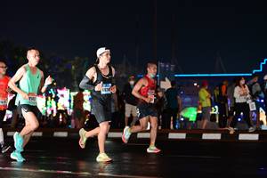 BIB: 4038, 2148, 167
                            <button type="button" onclick="openModal(17679892)" class="btn btn-primary btn-sm float-right btn-popup" data-toggle="modal" data-target=".modal-high-quality">
                        <i class="fas fa-shopping-cart"></i> Add to Cart
                    </button>
                                            <button type="button" onclick="isThisMe(17679892, true)" class="btn btn-success btn-sm float-right btn-popup btn-isme hidden" data-toggle="tooltip" data-placement="bottom" title="นี่คือรูปของคุณใช่ไหม คลิกที่นี่เพื่อเอาเข้าอัลบั้ม">
                        <i class="fas fa-plus"></i> Add to album
                    </button>
                    <button type="button" onclick="isThisMe(17679892, false)" class="btn btn-warning btn-sm float-right btn-popup btn-isnotme hidden">
                        <i class="fas fa-ban"></i> Remove from album
                    </button>