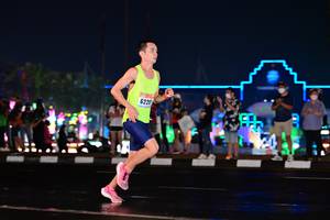 BIB: 6220
                            <button type="button" onclick="openModal(17677908)" class="btn btn-primary btn-sm float-right btn-popup" data-toggle="modal" data-target=".modal-high-quality">
                        <i class="fas fa-shopping-cart"></i> Add to Cart
                    </button>
                                            <button type="button" onclick="isThisMe(17677908, true)" class="btn btn-success btn-sm float-right btn-popup btn-isme hidden" data-toggle="tooltip" data-placement="bottom" title="นี่คือรูปของคุณใช่ไหม คลิกที่นี่เพื่อเอาเข้าอัลบั้ม">
                        <i class="fas fa-plus"></i> Add to album
                    </button>
                    <button type="button" onclick="isThisMe(17677908, false)" class="btn btn-warning btn-sm float-right btn-popup btn-isnotme hidden">
                        <i class="fas fa-ban"></i> Remove from album
                    </button>