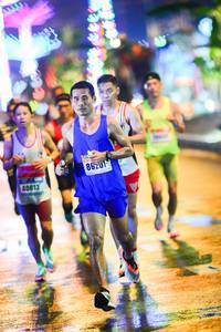 BIB: 86201, 40013
                            <button type="button" onclick="openModal(18092740)" class="btn btn-primary btn-sm float-right btn-popup" data-toggle="modal" data-target=".modal-high-quality">
                        <i class="fas fa-shopping-cart"></i> Add to Cart
                    </button>
                                            <button type="button" onclick="isThisMe(18092740, true)" class="btn btn-success btn-sm float-right btn-popup btn-isme hidden" data-toggle="tooltip" data-placement="bottom" title="นี่คือรูปของคุณใช่ไหม คลิกที่นี่เพื่อเอาเข้าอัลบั้ม">
                        <i class="fas fa-plus"></i> Add to album
                    </button>
                    <button type="button" onclick="isThisMe(18092740, false)" class="btn btn-warning btn-sm float-right btn-popup btn-isnotme hidden">
                        <i class="fas fa-ban"></i> Remove from album
                    </button>