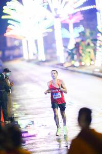 BIB: 40471
                            <button type="button" onclick="openModal(18076633)" class="btn btn-primary btn-sm float-right btn-popup" data-toggle="modal" data-target=".modal-high-quality">
                        <i class="fas fa-shopping-cart"></i> Add to Cart
                    </button>
                                            <button type="button" onclick="isThisMe(18076633, true)" class="btn btn-success btn-sm float-right btn-popup btn-isme hidden" data-toggle="tooltip" data-placement="bottom" title="นี่คือรูปของคุณใช่ไหม คลิกที่นี่เพื่อเอาเข้าอัลบั้ม">
                        <i class="fas fa-plus"></i> Add to album
                    </button>
                    <button type="button" onclick="isThisMe(18076633, false)" class="btn btn-warning btn-sm float-right btn-popup btn-isnotme hidden">
                        <i class="fas fa-ban"></i> Remove from album
                    </button>