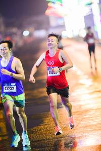 BIB: 410, 43232
                            <button type="button" onclick="openModal(18077132)" class="btn btn-primary btn-sm float-right btn-popup" data-toggle="modal" data-target=".modal-high-quality">
                        <i class="fas fa-shopping-cart"></i> Add to Cart
                    </button>
                                            <button type="button" onclick="isThisMe(18077132, true)" class="btn btn-success btn-sm float-right btn-popup btn-isme hidden" data-toggle="tooltip" data-placement="bottom" title="นี่คือรูปของคุณใช่ไหม คลิกที่นี่เพื่อเอาเข้าอัลบั้ม">
                        <i class="fas fa-plus"></i> Add to album
                    </button>
                    <button type="button" onclick="isThisMe(18077132, false)" class="btn btn-warning btn-sm float-right btn-popup btn-isnotme hidden">
                        <i class="fas fa-ban"></i> Remove from album
                    </button>