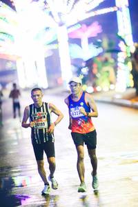 BIB: 4323, 24199
                            <button type="button" onclick="openModal(17879560)" class="btn btn-primary btn-sm float-right btn-popup" data-toggle="modal" data-target=".modal-high-quality">
                        <i class="fas fa-shopping-cart"></i> Add to Cart
                    </button>
                                            <button type="button" onclick="isThisMe(17879560, true)" class="btn btn-success btn-sm float-right btn-popup btn-isme hidden" data-toggle="tooltip" data-placement="bottom" title="นี่คือรูปของคุณใช่ไหม คลิกที่นี่เพื่อเอาเข้าอัลบั้ม">
                        <i class="fas fa-plus"></i> Add to album
                    </button>
                    <button type="button" onclick="isThisMe(17879560, false)" class="btn btn-warning btn-sm float-right btn-popup btn-isnotme hidden">
                        <i class="fas fa-ban"></i> Remove from album
                    </button>