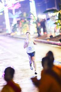 BIB: 40050
                            <button type="button" onclick="openModal(17877118)" class="btn btn-primary btn-sm float-right btn-popup" data-toggle="modal" data-target=".modal-high-quality">
                        <i class="fas fa-shopping-cart"></i> Add to Cart
                    </button>
                                            <button type="button" onclick="isThisMe(17877118, true)" class="btn btn-success btn-sm float-right btn-popup btn-isme hidden" data-toggle="tooltip" data-placement="bottom" title="นี่คือรูปของคุณใช่ไหม คลิกที่นี่เพื่อเอาเข้าอัลบั้ม">
                        <i class="fas fa-plus"></i> Add to album
                    </button>
                    <button type="button" onclick="isThisMe(17877118, false)" class="btn btn-warning btn-sm float-right btn-popup btn-isnotme hidden">
                        <i class="fas fa-ban"></i> Remove from album
                    </button>