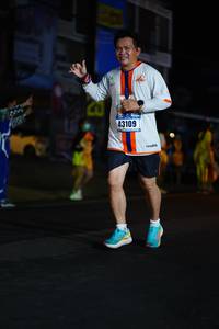 BIB: 43109
                            <button type="button" onclick="openModal(17041415)" class="btn btn-primary btn-sm float-right btn-popup" data-toggle="modal" data-target=".modal-high-quality">
                        <i class="fas fa-shopping-cart"></i> Add to Cart
                    </button>
                                            <button type="button" onclick="isThisMe(17041415, true)" class="btn btn-success btn-sm float-right btn-popup btn-isme hidden" data-toggle="tooltip" data-placement="bottom" title="นี่คือรูปของคุณใช่ไหม คลิกที่นี่เพื่อเอาเข้าอัลบั้ม">
                        <i class="fas fa-plus"></i> Add to album
                    </button>
                    <button type="button" onclick="isThisMe(17041415, false)" class="btn btn-warning btn-sm float-right btn-popup btn-isnotme hidden">
                        <i class="fas fa-ban"></i> Remove from album
                    </button>