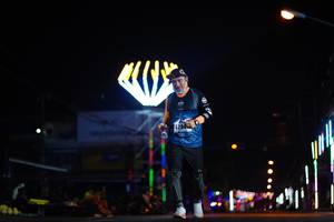 BIB: 4294
                            <button type="button" onclick="openModal(17196584)" class="btn btn-primary btn-sm float-right btn-popup" data-toggle="modal" data-target=".modal-high-quality">
                        <i class="fas fa-shopping-cart"></i> Add to Cart
                    </button>
                                            <button type="button" onclick="isThisMe(17196584, true)" class="btn btn-success btn-sm float-right btn-popup btn-isme hidden" data-toggle="tooltip" data-placement="bottom" title="นี่คือรูปของคุณใช่ไหม คลิกที่นี่เพื่อเอาเข้าอัลบั้ม">
                        <i class="fas fa-plus"></i> Add to album
                    </button>
                    <button type="button" onclick="isThisMe(17196584, false)" class="btn btn-warning btn-sm float-right btn-popup btn-isnotme hidden">
                        <i class="fas fa-ban"></i> Remove from album
                    </button>