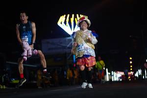 BIB: 3407, 06402
                            <button type="button" onclick="openModal(17193823)" class="btn btn-primary btn-sm float-right btn-popup" data-toggle="modal" data-target=".modal-high-quality">
                        <i class="fas fa-shopping-cart"></i> Add to Cart
                    </button>
                                            <button type="button" onclick="isThisMe(17193823, true)" class="btn btn-success btn-sm float-right btn-popup btn-isme hidden" data-toggle="tooltip" data-placement="bottom" title="นี่คือรูปของคุณใช่ไหม คลิกที่นี่เพื่อเอาเข้าอัลบั้ม">
                        <i class="fas fa-plus"></i> Add to album
                    </button>
                    <button type="button" onclick="isThisMe(17193823, false)" class="btn btn-warning btn-sm float-right btn-popup btn-isnotme hidden">
                        <i class="fas fa-ban"></i> Remove from album
                    </button>