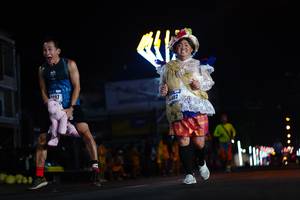 BIB: 102
                            <button type="button" onclick="openModal(17193837)" class="btn btn-primary btn-sm float-right btn-popup" data-toggle="modal" data-target=".modal-high-quality">
                        <i class="fas fa-shopping-cart"></i> Add to Cart
                    </button>
                                            <button type="button" onclick="isThisMe(17193837, true)" class="btn btn-success btn-sm float-right btn-popup btn-isme hidden" data-toggle="tooltip" data-placement="bottom" title="นี่คือรูปของคุณใช่ไหม คลิกที่นี่เพื่อเอาเข้าอัลบั้ม">
                        <i class="fas fa-plus"></i> Add to album
                    </button>
                    <button type="button" onclick="isThisMe(17193837, false)" class="btn btn-warning btn-sm float-right btn-popup btn-isnotme hidden">
                        <i class="fas fa-ban"></i> Remove from album
                    </button>