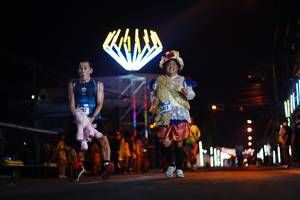 BIB: 402
                            <button type="button" onclick="openModal(17193717)" class="btn btn-primary btn-sm float-right btn-popup" data-toggle="modal" data-target=".modal-high-quality">
                        <i class="fas fa-shopping-cart"></i> Add to Cart
                    </button>
                                            <button type="button" onclick="isThisMe(17193717, true)" class="btn btn-success btn-sm float-right btn-popup btn-isme hidden" data-toggle="tooltip" data-placement="bottom" title="นี่คือรูปของคุณใช่ไหม คลิกที่นี่เพื่อเอาเข้าอัลบั้ม">
                        <i class="fas fa-plus"></i> Add to album
                    </button>
                    <button type="button" onclick="isThisMe(17193717, false)" class="btn btn-warning btn-sm float-right btn-popup btn-isnotme hidden">
                        <i class="fas fa-ban"></i> Remove from album
                    </button>