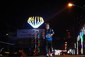 BIB: 4290
                            <button type="button" onclick="openModal(17196495)" class="btn btn-primary btn-sm float-right btn-popup" data-toggle="modal" data-target=".modal-high-quality">
                        <i class="fas fa-shopping-cart"></i> Add to Cart
                    </button>
                                            <button type="button" onclick="isThisMe(17196495, true)" class="btn btn-success btn-sm float-right btn-popup btn-isme hidden" data-toggle="tooltip" data-placement="bottom" title="นี่คือรูปของคุณใช่ไหม คลิกที่นี่เพื่อเอาเข้าอัลบั้ม">
                        <i class="fas fa-plus"></i> Add to album
                    </button>
                    <button type="button" onclick="isThisMe(17196495, false)" class="btn btn-warning btn-sm float-right btn-popup btn-isnotme hidden">
                        <i class="fas fa-ban"></i> Remove from album
                    </button>