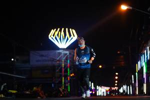 BIB: 42941
                            <button type="button" onclick="openModal(17196492)" class="btn btn-primary btn-sm float-right btn-popup" data-toggle="modal" data-target=".modal-high-quality">
                        <i class="fas fa-shopping-cart"></i> Add to Cart
                    </button>
                                            <button type="button" onclick="isThisMe(17196492, true)" class="btn btn-success btn-sm float-right btn-popup btn-isme hidden" data-toggle="tooltip" data-placement="bottom" title="นี่คือรูปของคุณใช่ไหม คลิกที่นี่เพื่อเอาเข้าอัลบั้ม">
                        <i class="fas fa-plus"></i> Add to album
                    </button>
                    <button type="button" onclick="isThisMe(17196492, false)" class="btn btn-warning btn-sm float-right btn-popup btn-isnotme hidden">
                        <i class="fas fa-ban"></i> Remove from album
                    </button>