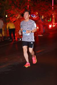 BIB: 410
                            <button type="button" onclick="openModal(16167052)" class="btn btn-primary btn-sm float-right btn-popup" data-toggle="modal" data-target=".modal-high-quality">
                        <i class="fas fa-shopping-cart"></i> Add to Cart
                    </button>
                                            <button type="button" onclick="isThisMe(16167052, true)" class="btn btn-success btn-sm float-right btn-popup btn-isme hidden" data-toggle="tooltip" data-placement="bottom" title="นี่คือรูปของคุณใช่ไหม คลิกที่นี่เพื่อเอาเข้าอัลบั้ม">
                        <i class="fas fa-plus"></i> Add to album
                    </button>
                    <button type="button" onclick="isThisMe(16167052, false)" class="btn btn-warning btn-sm float-right btn-popup btn-isnotme hidden">
                        <i class="fas fa-ban"></i> Remove from album
                    </button>