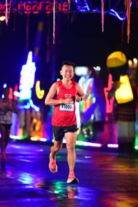 BIB: 41005
                            <button type="button" onclick="openModal(16407451)" class="btn btn-primary btn-sm float-right btn-popup" data-toggle="modal" data-target=".modal-high-quality">
                        <i class="fas fa-shopping-cart"></i> Add to Cart
                    </button>
                                            <button type="button" onclick="isThisMe(16407451, true)" class="btn btn-success btn-sm float-right btn-popup btn-isme hidden" data-toggle="tooltip" data-placement="bottom" title="นี่คือรูปของคุณใช่ไหม คลิกที่นี่เพื่อเอาเข้าอัลบั้ม">
                        <i class="fas fa-plus"></i> Add to album
                    </button>
                    <button type="button" onclick="isThisMe(16407451, false)" class="btn btn-warning btn-sm float-right btn-popup btn-isnotme hidden">
                        <i class="fas fa-ban"></i> Remove from album
                    </button>