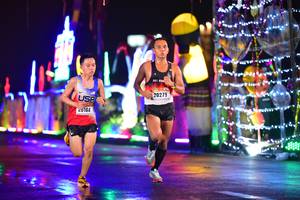 BIB: 20279, 0164
                            <button type="button" onclick="openModal(16415143)" class="btn btn-primary btn-sm float-right btn-popup" data-toggle="modal" data-target=".modal-high-quality">
                        <i class="fas fa-shopping-cart"></i> Add to Cart
                    </button>
                                            <button type="button" onclick="isThisMe(16415143, true)" class="btn btn-success btn-sm float-right btn-popup btn-isme hidden" data-toggle="tooltip" data-placement="bottom" title="นี่คือรูปของคุณใช่ไหม คลิกที่นี่เพื่อเอาเข้าอัลบั้ม">
                        <i class="fas fa-plus"></i> Add to album
                    </button>
                    <button type="button" onclick="isThisMe(16415143, false)" class="btn btn-warning btn-sm float-right btn-popup btn-isnotme hidden">
                        <i class="fas fa-ban"></i> Remove from album
                    </button>