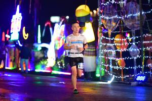 BIB: 413
                            <button type="button" onclick="openModal(16456184)" class="btn btn-primary btn-sm float-right btn-popup" data-toggle="modal" data-target=".modal-high-quality">
                        <i class="fas fa-shopping-cart"></i> Add to Cart
                    </button>
                                            <button type="button" onclick="isThisMe(16456184, true)" class="btn btn-success btn-sm float-right btn-popup btn-isme hidden" data-toggle="tooltip" data-placement="bottom" title="นี่คือรูปของคุณใช่ไหม คลิกที่นี่เพื่อเอาเข้าอัลบั้ม">
                        <i class="fas fa-plus"></i> Add to album
                    </button>
                    <button type="button" onclick="isThisMe(16456184, false)" class="btn btn-warning btn-sm float-right btn-popup btn-isnotme hidden">
                        <i class="fas fa-ban"></i> Remove from album
                    </button>