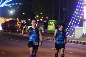 BIB: 313
                            <button type="button" onclick="openModal(17273195)" class="btn btn-primary btn-sm float-right btn-popup" data-toggle="modal" data-target=".modal-high-quality">
                        <i class="fas fa-shopping-cart"></i> Add to Cart
                    </button>
                                            <button type="button" onclick="isThisMe(17273195, true)" class="btn btn-success btn-sm float-right btn-popup btn-isme hidden" data-toggle="tooltip" data-placement="bottom" title="นี่คือรูปของคุณใช่ไหม คลิกที่นี่เพื่อเอาเข้าอัลบั้ม">
                        <i class="fas fa-plus"></i> Add to album
                    </button>
                    <button type="button" onclick="isThisMe(17273195, false)" class="btn btn-warning btn-sm float-right btn-popup btn-isnotme hidden">
                        <i class="fas fa-ban"></i> Remove from album
                    </button>
