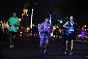 BIB: 43266, 118, 0348
                            <button type="button" onclick="openModal(17486067)" class="btn btn-primary btn-sm float-right btn-popup" data-toggle="modal" data-target=".modal-high-quality">
                        <i class="fas fa-shopping-cart"></i> Add to Cart
                    </button>
                                            <button type="button" onclick="isThisMe(17486067, true)" class="btn btn-success btn-sm float-right btn-popup btn-isme hidden" data-toggle="tooltip" data-placement="bottom" title="นี่คือรูปของคุณใช่ไหม คลิกที่นี่เพื่อเอาเข้าอัลบั้ม">
                        <i class="fas fa-plus"></i> Add to album
                    </button>
                    <button type="button" onclick="isThisMe(17486067, false)" class="btn btn-warning btn-sm float-right btn-popup btn-isnotme hidden">
                        <i class="fas fa-ban"></i> Remove from album
                    </button>