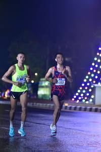 BIB: 0333
                            <button type="button" onclick="openModal(17580447)" class="btn btn-primary btn-sm float-right btn-popup" data-toggle="modal" data-target=".modal-high-quality">
                        <i class="fas fa-shopping-cart"></i> Add to Cart
                    </button>
                                            <button type="button" onclick="isThisMe(17580447, true)" class="btn btn-success btn-sm float-right btn-popup btn-isme hidden" data-toggle="tooltip" data-placement="bottom" title="นี่คือรูปของคุณใช่ไหม คลิกที่นี่เพื่อเอาเข้าอัลบั้ม">
                        <i class="fas fa-plus"></i> Add to album
                    </button>
                    <button type="button" onclick="isThisMe(17580447, false)" class="btn btn-warning btn-sm float-right btn-popup btn-isnotme hidden">
                        <i class="fas fa-ban"></i> Remove from album
                    </button>