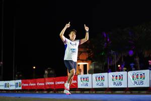 BIB: 4185
                            <button type="button" onclick="openModal(17169265)" class="btn btn-primary btn-sm float-right btn-popup" data-toggle="modal" data-target=".modal-high-quality">
                        <i class="fas fa-shopping-cart"></i> Add to Cart
                    </button>
                                            <button type="button" onclick="isThisMe(17169265, true)" class="btn btn-success btn-sm float-right btn-popup btn-isme hidden" data-toggle="tooltip" data-placement="bottom" title="นี่คือรูปของคุณใช่ไหม คลิกที่นี่เพื่อเอาเข้าอัลบั้ม">
                        <i class="fas fa-plus"></i> Add to album
                    </button>
                    <button type="button" onclick="isThisMe(17169265, false)" class="btn btn-warning btn-sm float-right btn-popup btn-isnotme hidden">
                        <i class="fas fa-ban"></i> Remove from album
                    </button>