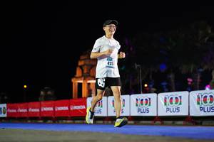 BIB: 425, 1001
                            <button type="button" onclick="openModal(17169122)" class="btn btn-primary btn-sm float-right btn-popup" data-toggle="modal" data-target=".modal-high-quality">
                        <i class="fas fa-shopping-cart"></i> Add to Cart
                    </button>
                                            <button type="button" onclick="isThisMe(17169122, true)" class="btn btn-success btn-sm float-right btn-popup btn-isme hidden" data-toggle="tooltip" data-placement="bottom" title="นี่คือรูปของคุณใช่ไหม คลิกที่นี่เพื่อเอาเข้าอัลบั้ม">
                        <i class="fas fa-plus"></i> Add to album
                    </button>
                    <button type="button" onclick="isThisMe(17169122, false)" class="btn btn-warning btn-sm float-right btn-popup btn-isnotme hidden">
                        <i class="fas fa-ban"></i> Remove from album
                    </button>