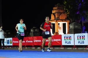 BIB: 44470
                            <button type="button" onclick="openModal(17176190)" class="btn btn-primary btn-sm float-right btn-popup" data-toggle="modal" data-target=".modal-high-quality">
                        <i class="fas fa-shopping-cart"></i> Add to Cart
                    </button>
                                            <button type="button" onclick="isThisMe(17176190, true)" class="btn btn-success btn-sm float-right btn-popup btn-isme hidden" data-toggle="tooltip" data-placement="bottom" title="นี่คือรูปของคุณใช่ไหม คลิกที่นี่เพื่อเอาเข้าอัลบั้ม">
                        <i class="fas fa-plus"></i> Add to album
                    </button>
                    <button type="button" onclick="isThisMe(17176190, false)" class="btn btn-warning btn-sm float-right btn-popup btn-isnotme hidden">
                        <i class="fas fa-ban"></i> Remove from album
                    </button>