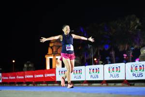 BIB: 440
                            <button type="button" onclick="openModal(17168044)" class="btn btn-primary btn-sm float-right btn-popup" data-toggle="modal" data-target=".modal-high-quality">
                        <i class="fas fa-shopping-cart"></i> Add to Cart
                    </button>
                                            <button type="button" onclick="isThisMe(17168044, true)" class="btn btn-success btn-sm float-right btn-popup btn-isme hidden" data-toggle="tooltip" data-placement="bottom" title="นี่คือรูปของคุณใช่ไหม คลิกที่นี่เพื่อเอาเข้าอัลบั้ม">
                        <i class="fas fa-plus"></i> Add to album
                    </button>
                    <button type="button" onclick="isThisMe(17168044, false)" class="btn btn-warning btn-sm float-right btn-popup btn-isnotme hidden">
                        <i class="fas fa-ban"></i> Remove from album
                    </button>