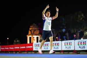 BIB: 418
                            <button type="button" onclick="openModal(17169368)" class="btn btn-primary btn-sm float-right btn-popup" data-toggle="modal" data-target=".modal-high-quality">
                        <i class="fas fa-shopping-cart"></i> Add to Cart
                    </button>
                                            <button type="button" onclick="isThisMe(17169368, true)" class="btn btn-success btn-sm float-right btn-popup btn-isme hidden" data-toggle="tooltip" data-placement="bottom" title="นี่คือรูปของคุณใช่ไหม คลิกที่นี่เพื่อเอาเข้าอัลบั้ม">
                        <i class="fas fa-plus"></i> Add to album
                    </button>
                    <button type="button" onclick="isThisMe(17169368, false)" class="btn btn-warning btn-sm float-right btn-popup btn-isnotme hidden">
                        <i class="fas fa-ban"></i> Remove from album
                    </button>