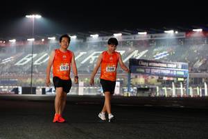 BIB: 212, 21249
                            <button type="button" onclick="openModal(16122009)" class="btn btn-primary btn-sm float-right btn-popup" data-toggle="modal" data-target=".modal-high-quality">
                        <i class="fas fa-shopping-cart"></i> Add to Cart
                    </button>
                                            <button type="button" onclick="isThisMe(16122009, true)" class="btn btn-success btn-sm float-right btn-popup btn-isme hidden" data-toggle="tooltip" data-placement="bottom" title="นี่คือรูปของคุณใช่ไหม คลิกที่นี่เพื่อเอาเข้าอัลบั้ม">
                        <i class="fas fa-plus"></i> Add to album
                    </button>
                    <button type="button" onclick="isThisMe(16122009, false)" class="btn btn-warning btn-sm float-right btn-popup btn-isnotme hidden">
                        <i class="fas fa-ban"></i> Remove from album
                    </button>