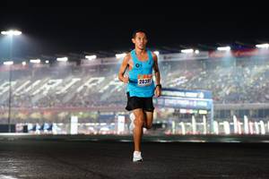 BIB: 2039
                            <button type="button" onclick="openModal(16083851)" class="btn btn-primary btn-sm float-right btn-popup" data-toggle="modal" data-target=".modal-high-quality">
                        <i class="fas fa-shopping-cart"></i> Add to Cart
                    </button>
                                            <button type="button" onclick="isThisMe(16083851, true)" class="btn btn-success btn-sm float-right btn-popup btn-isme hidden" data-toggle="tooltip" data-placement="bottom" title="นี่คือรูปของคุณใช่ไหม คลิกที่นี่เพื่อเอาเข้าอัลบั้ม">
                        <i class="fas fa-plus"></i> Add to album
                    </button>
                    <button type="button" onclick="isThisMe(16083851, false)" class="btn btn-warning btn-sm float-right btn-popup btn-isnotme hidden">
                        <i class="fas fa-ban"></i> Remove from album
                    </button>