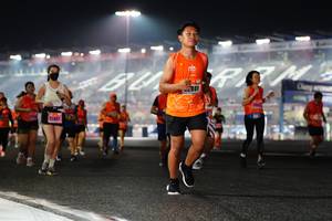 BIB: 880
                            <button type="button" onclick="openModal(16118942)" class="btn btn-primary btn-sm float-right btn-popup" data-toggle="modal" data-target=".modal-high-quality">
                        <i class="fas fa-shopping-cart"></i> Add to Cart
                    </button>
                                            <button type="button" onclick="isThisMe(16118942, true)" class="btn btn-success btn-sm float-right btn-popup btn-isme hidden" data-toggle="tooltip" data-placement="bottom" title="นี่คือรูปของคุณใช่ไหม คลิกที่นี่เพื่อเอาเข้าอัลบั้ม">
                        <i class="fas fa-plus"></i> Add to album
                    </button>
                    <button type="button" onclick="isThisMe(16118942, false)" class="btn btn-warning btn-sm float-right btn-popup btn-isnotme hidden">
                        <i class="fas fa-ban"></i> Remove from album
                    </button>