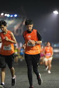 BIB: 218, 21281
                            <button type="button" onclick="openModal(16141622)" class="btn btn-primary btn-sm float-right btn-popup" data-toggle="modal" data-target=".modal-high-quality">
                        <i class="fas fa-shopping-cart"></i> Add to Cart
                    </button>
                                            <button type="button" onclick="isThisMe(16141622, true)" class="btn btn-success btn-sm float-right btn-popup btn-isme hidden" data-toggle="tooltip" data-placement="bottom" title="นี่คือรูปของคุณใช่ไหม คลิกที่นี่เพื่อเอาเข้าอัลบั้ม">
                        <i class="fas fa-plus"></i> Add to album
                    </button>
                    <button type="button" onclick="isThisMe(16141622, false)" class="btn btn-warning btn-sm float-right btn-popup btn-isnotme hidden">
                        <i class="fas fa-ban"></i> Remove from album
                    </button>